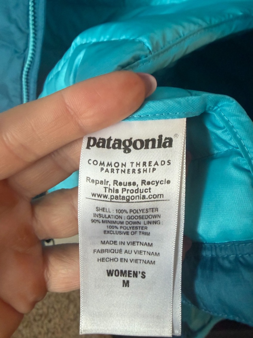 Patagonia Bright Teal and Aqua Insulated Vest - Picture 6 of 7